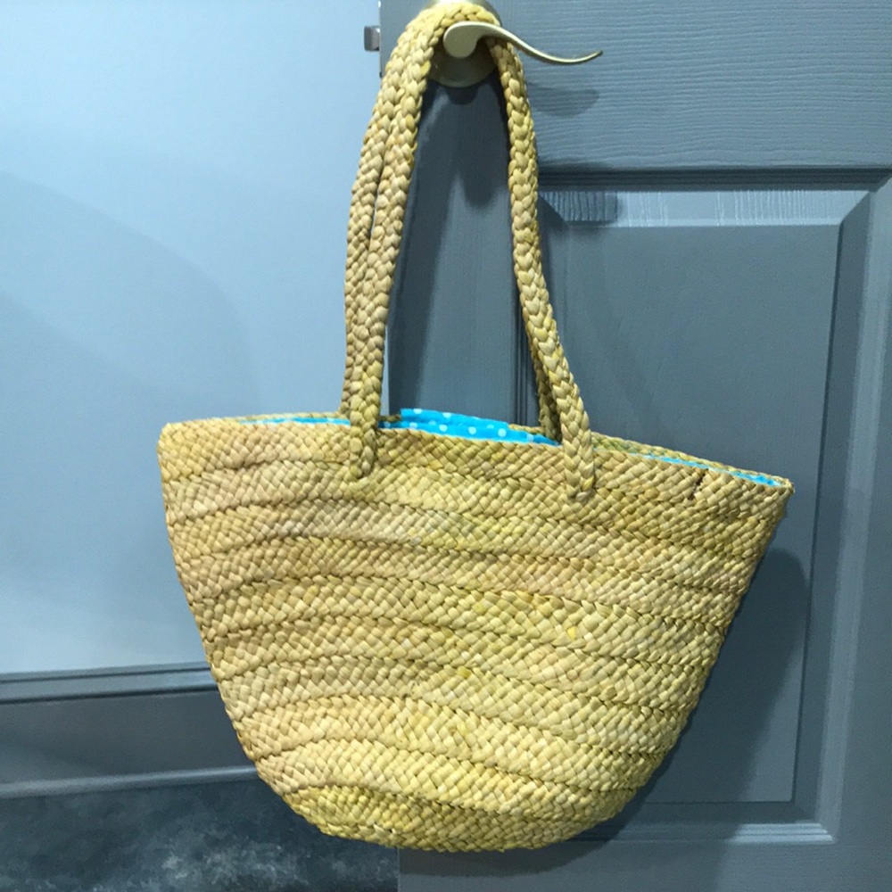 Woven straw beach bag with liner - Picture 7 of 13